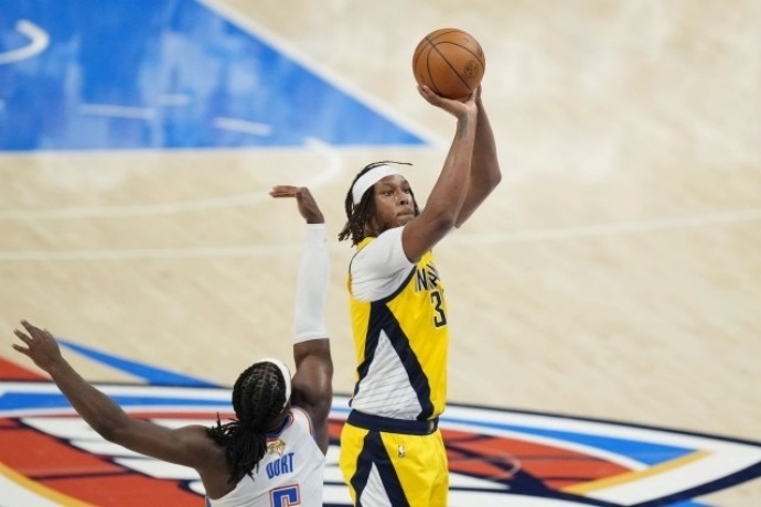 湖人即将签下步行者特纳，内线实力将大幅提升